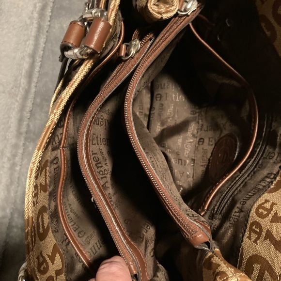 Etienne Aigner  Leather Purse Compartments Plenty - Picture 16 of 16